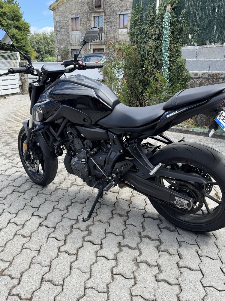 Yamaha Mt-07 (ler descricao)