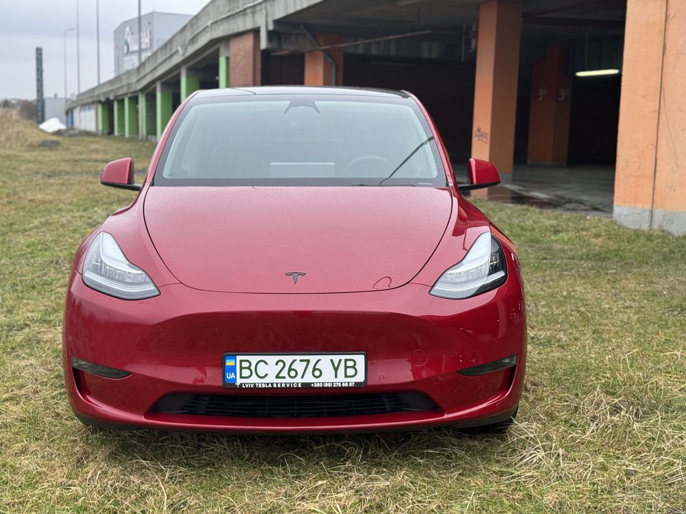 Tesla Model Y 2021 (7 місць)