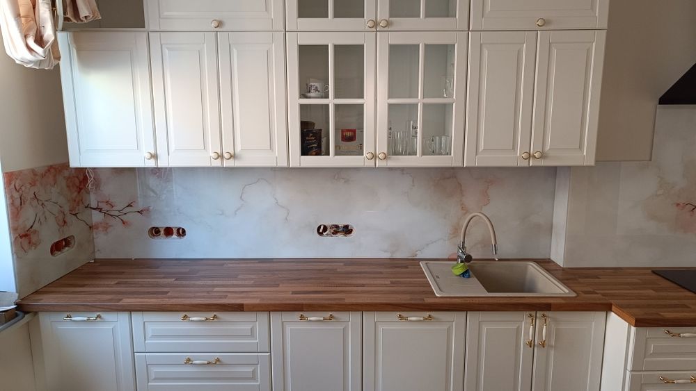 Panele szklane na wymiar – lacobel, grafiki na szkle, szkło hartowane