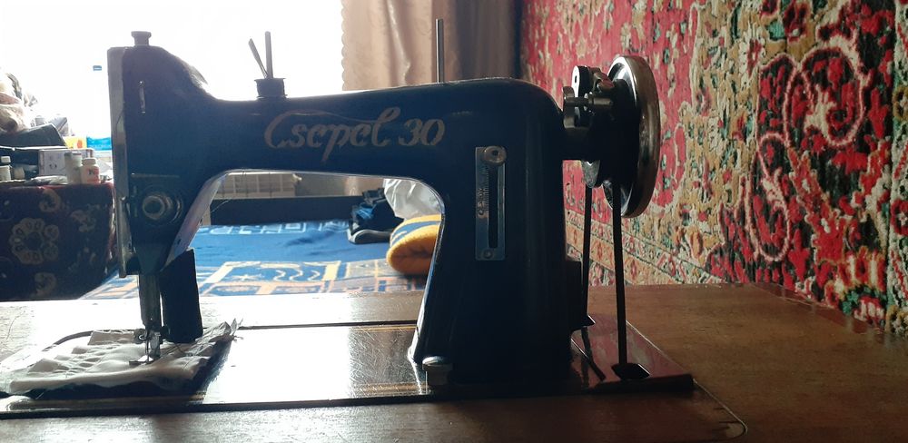 Швейні машинки(Подольськ та Csepel 30).Ножні