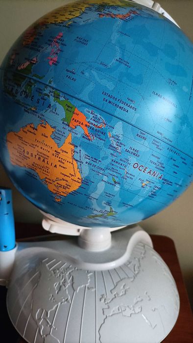 Globo interativo Clementoni