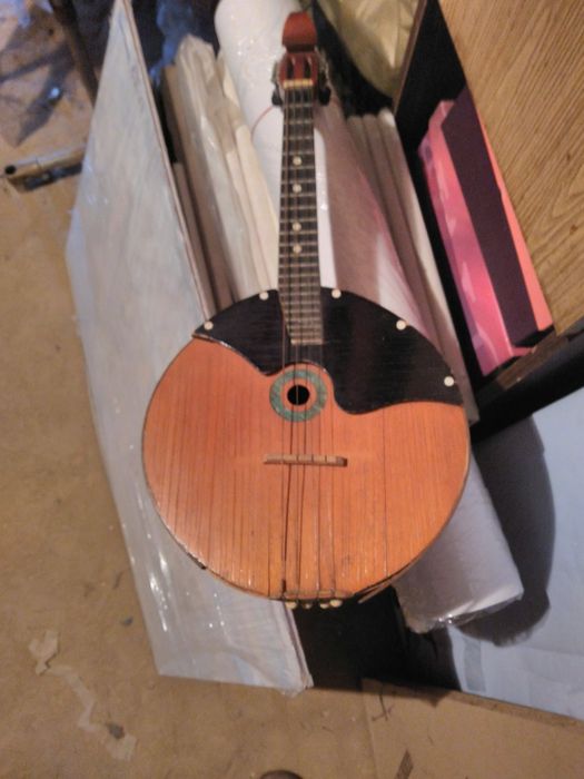 інструмент домбра