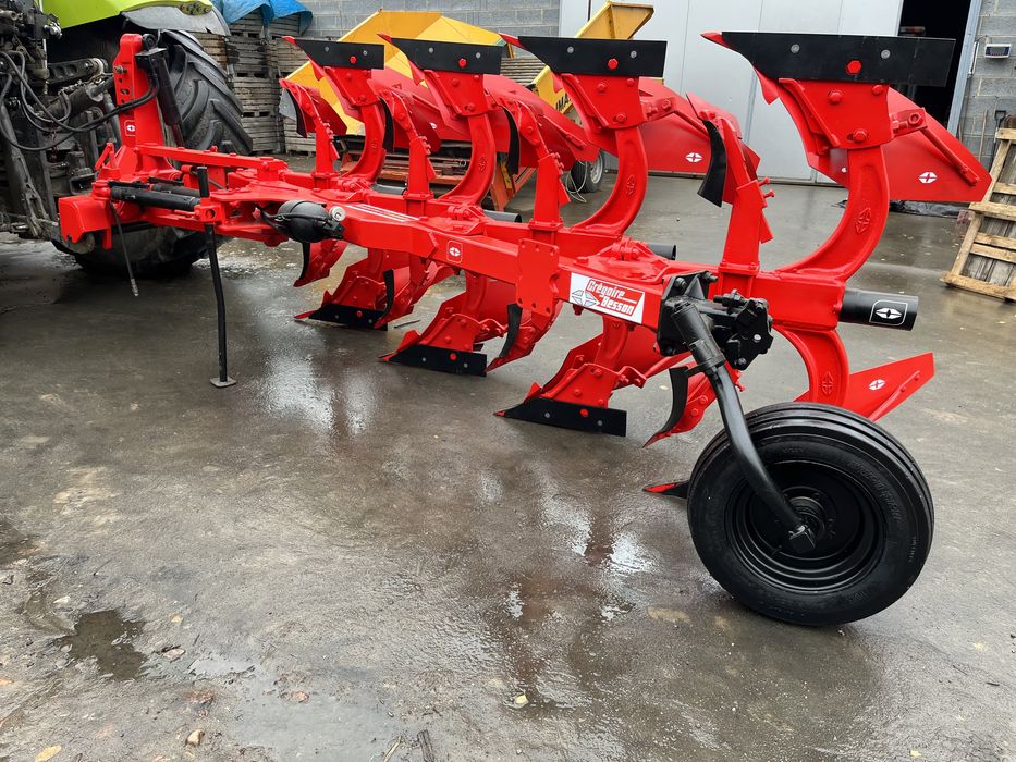 Pług 4 skibowy obrotowy Gregoire Besson