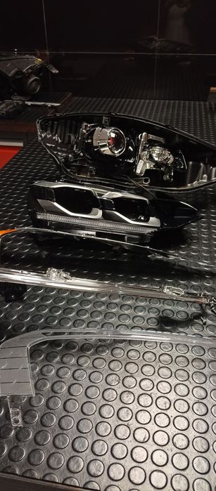 Regeneracja i naprawa  reflektorów samochodowych