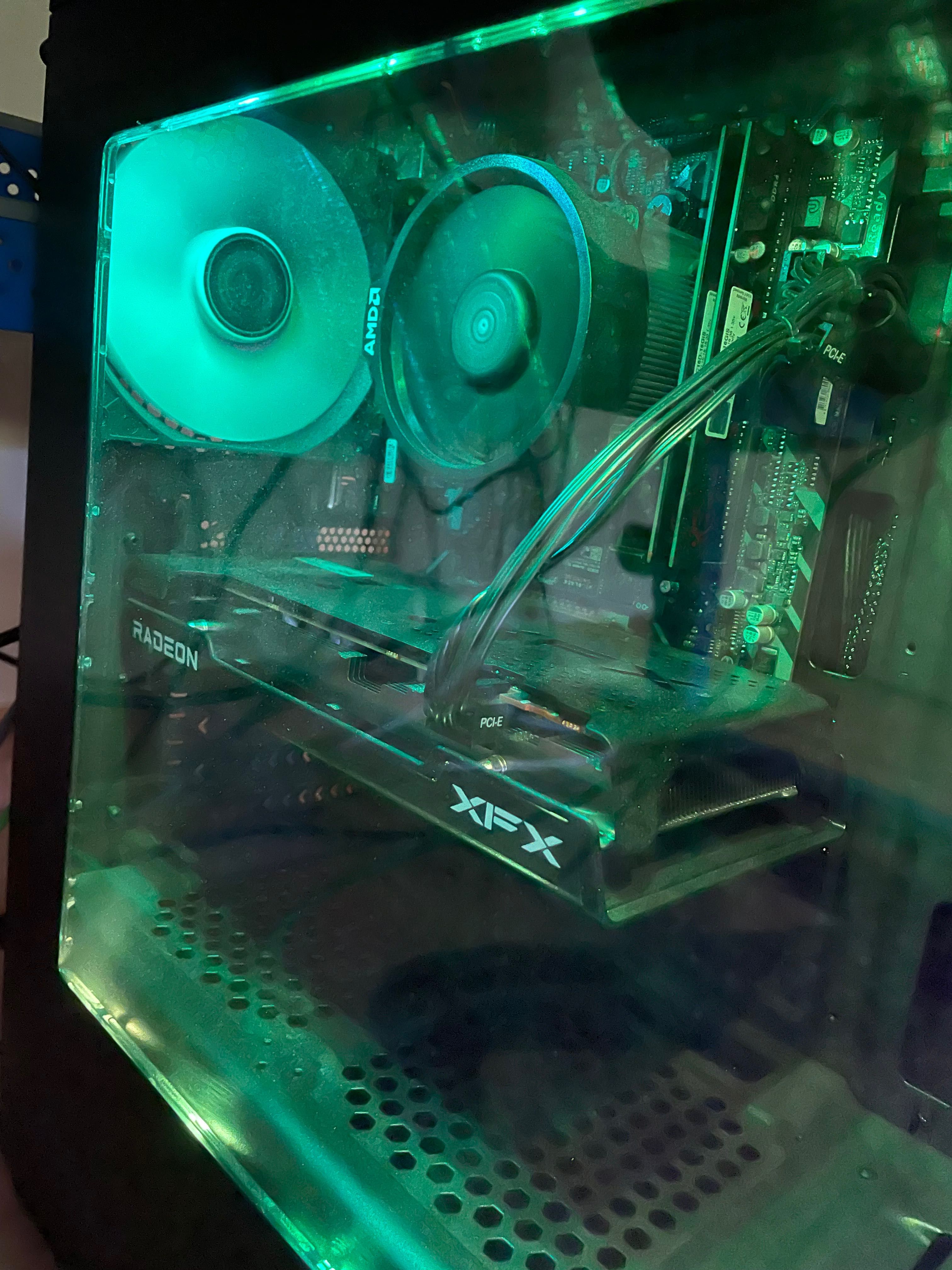 Computador e monitor asus