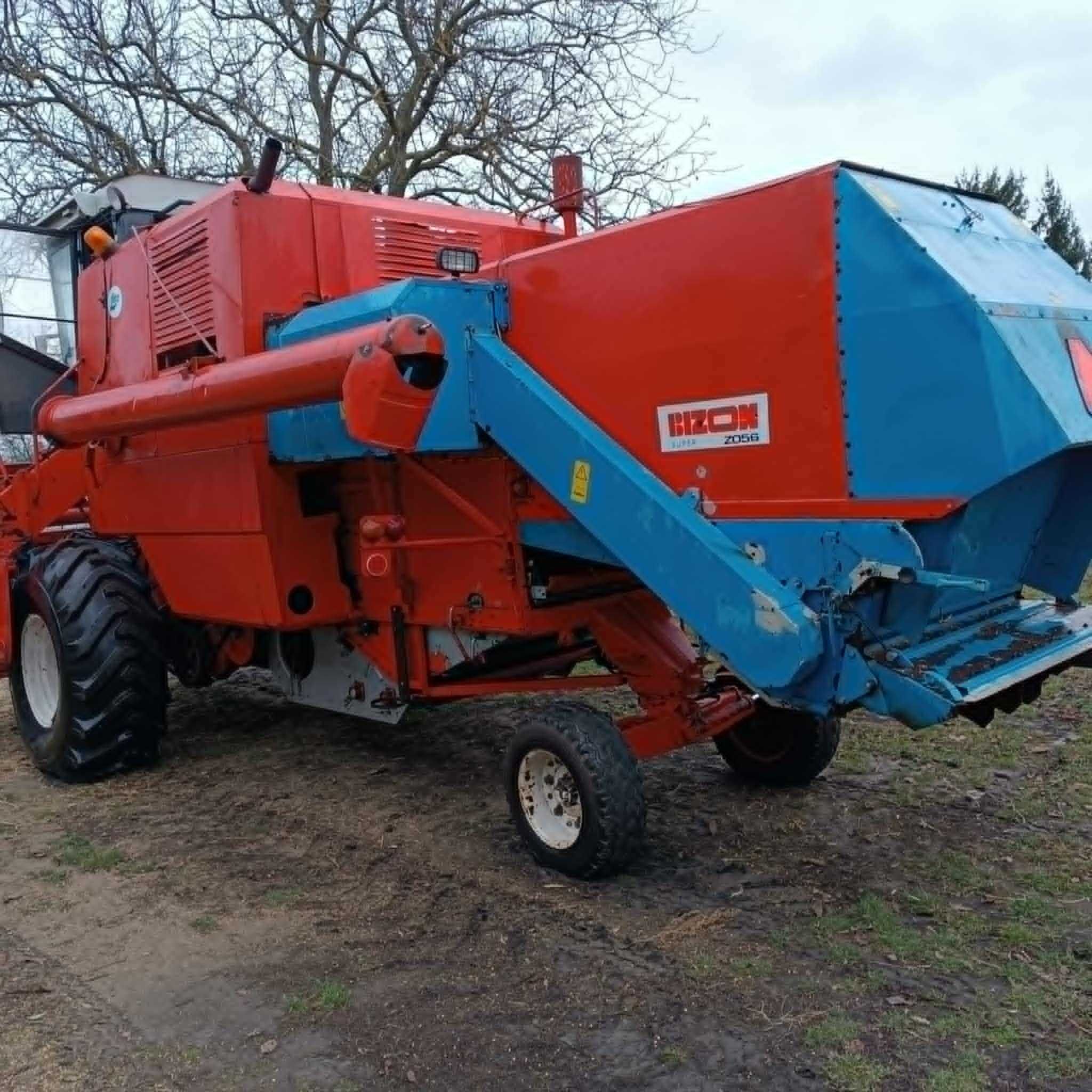 Kombajn Bizon Super Z056