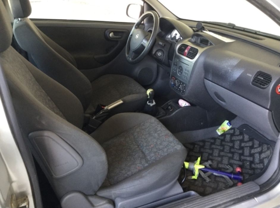 Opel corsa C 1.7DTI só às peças