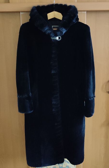 Шуба мутонова жіноча