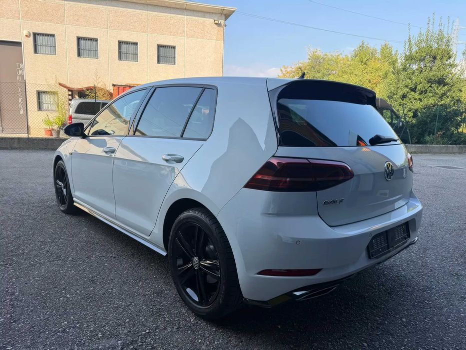 Volkswagen Golf      2018