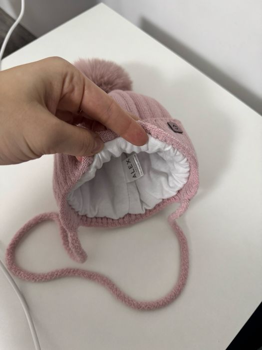 Шапка НОВА розмір на 6 місяців