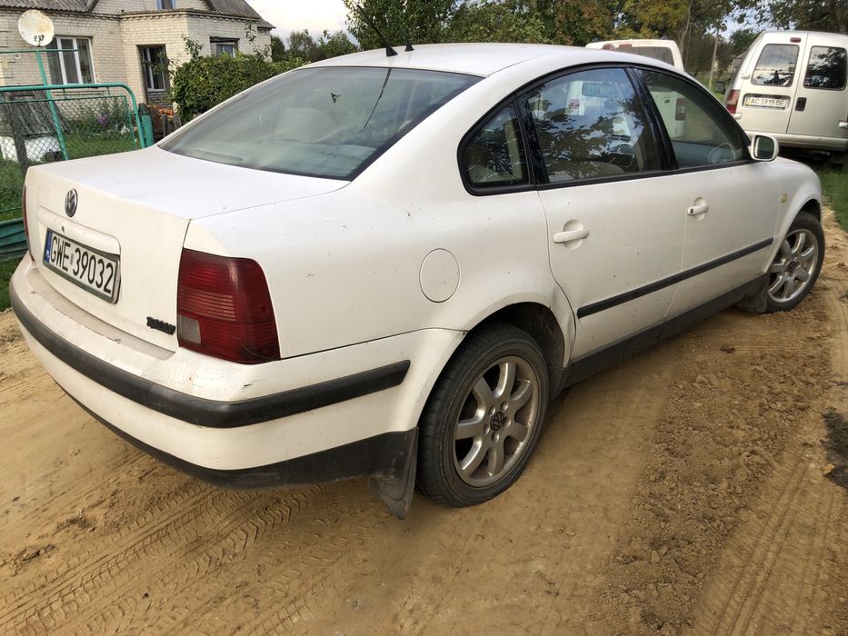 Разборка Пассат Б5 бампер фары салон двери Passat B5