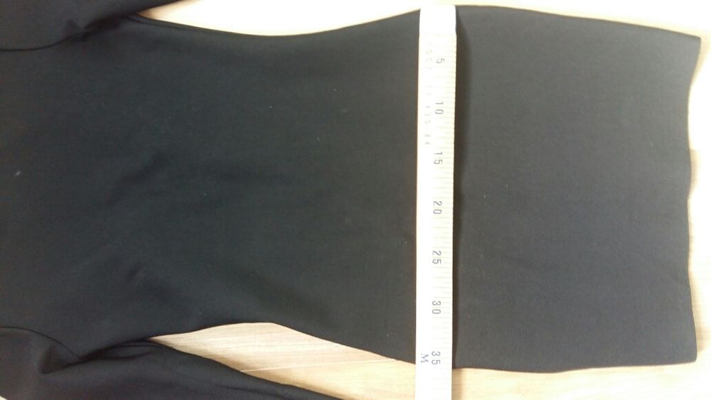 Плаття з відкритою спиною