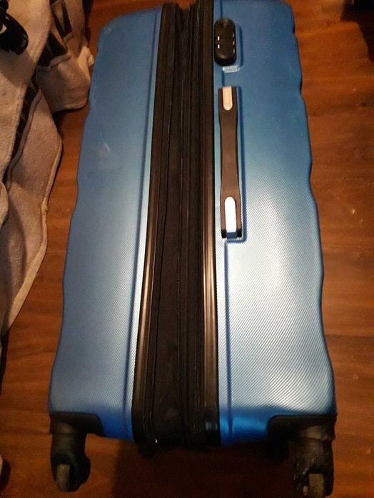 Walizka kabinowa Podróżna na 4kółkach