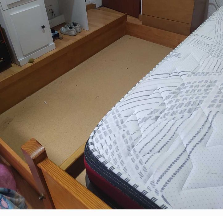 Cama solteiro em pinho