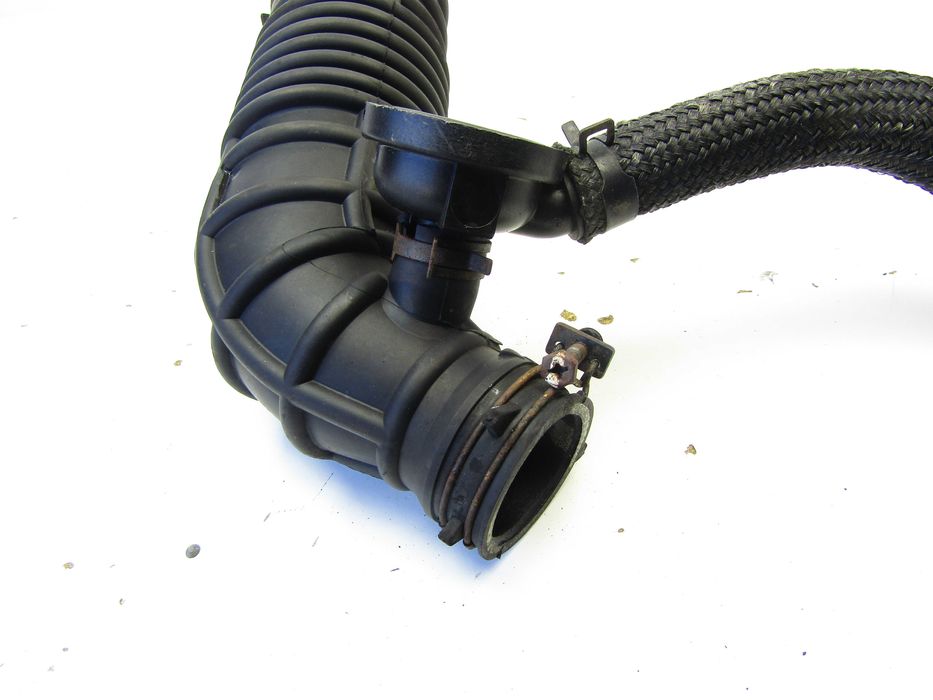 Kia Carens III 2.0 CRDI 140 08r rura dolotu powietrza turbiny