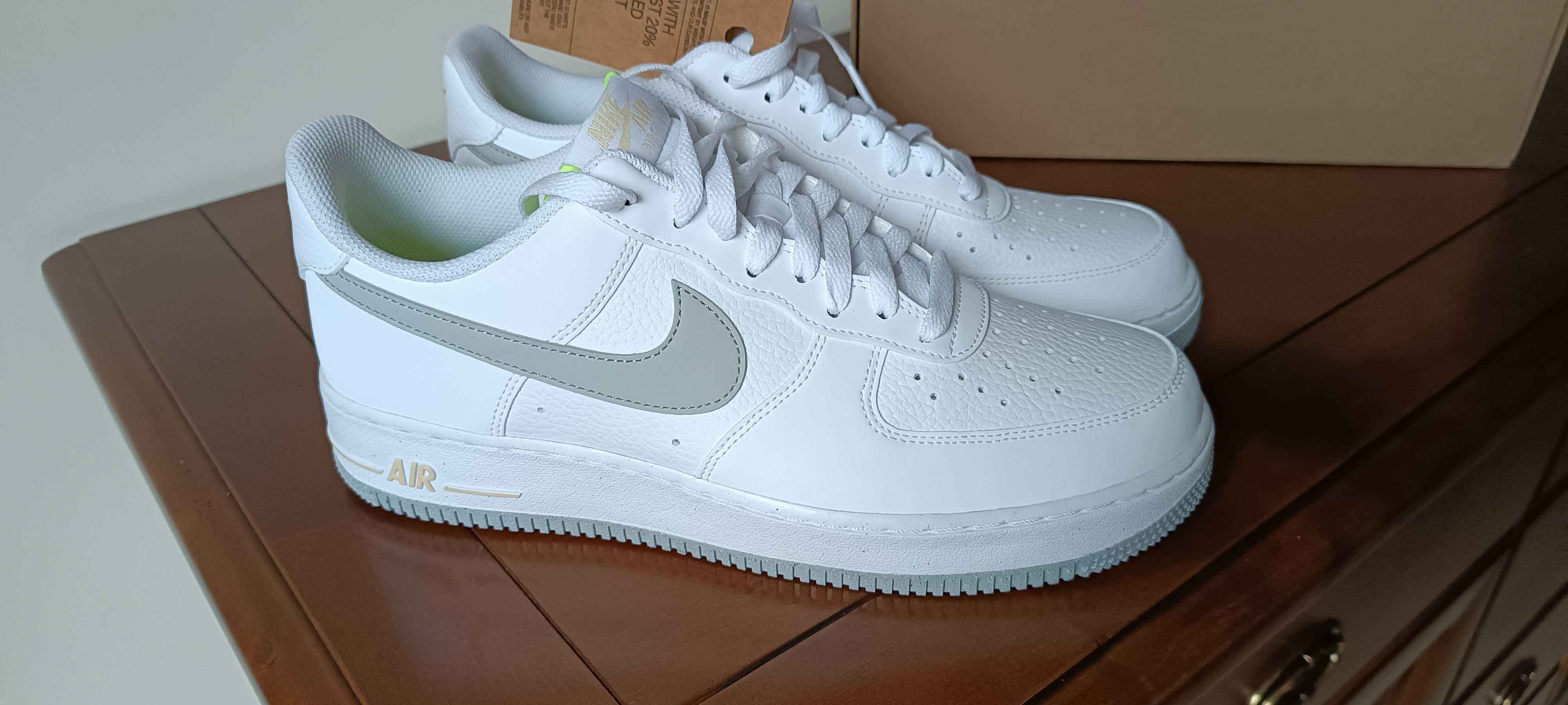 ( r. 43 ) Nike Air Force 1 Low '07 White Wolf Grey Volt FJ4825,-100