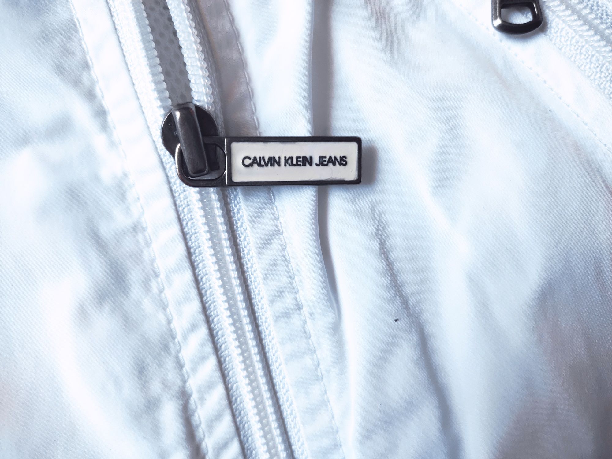 Calvin Klein Jeans biała damska kurtka parka przejściowa