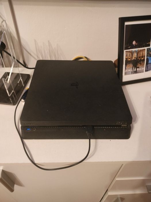 Ps 4 slim 1tb + ps joystk