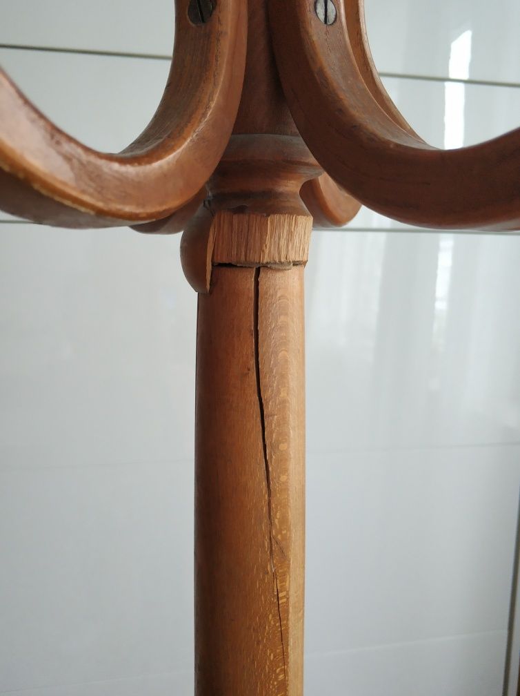Drewniany stary wieszak typu Thonet