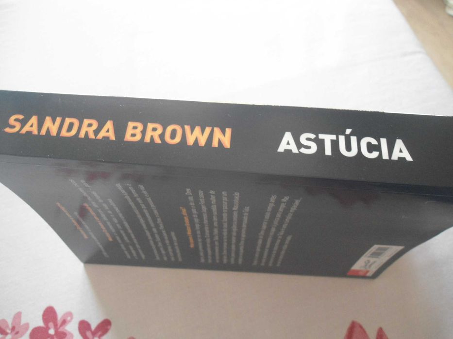Astúcia por Sandra Brown
