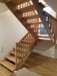 Schody ażurowe dębowe z balustradą Producent