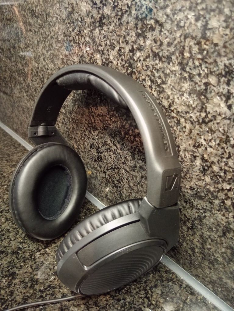 Auscultadores Sennheiser HD-200 Pro (NOVOS)