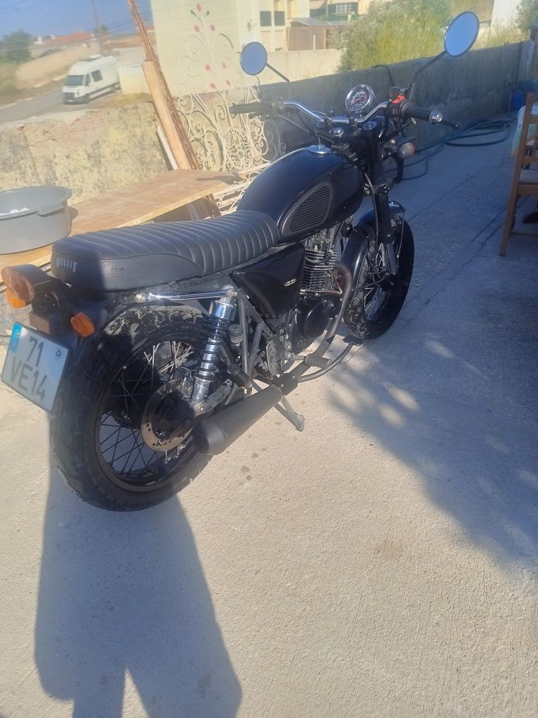 Moto 125 bullit Hunt