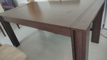Mesa de Sala em Madeira Maciça – Em Bom Estado