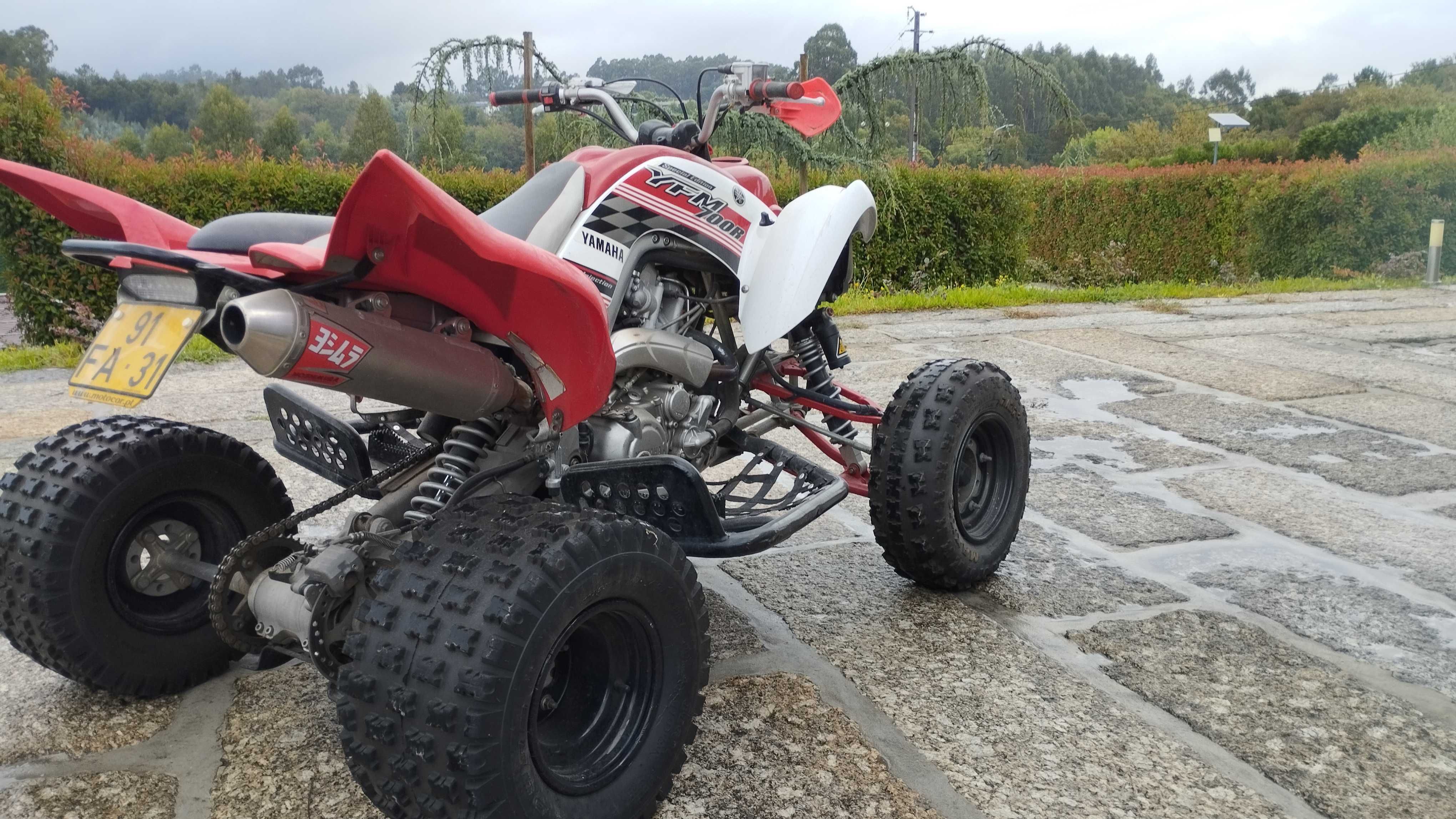 Yamaha YFM 700r com atrelado
