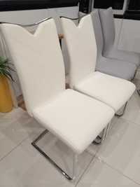 Piękne jasne krzesła gratis siwe pokrowce