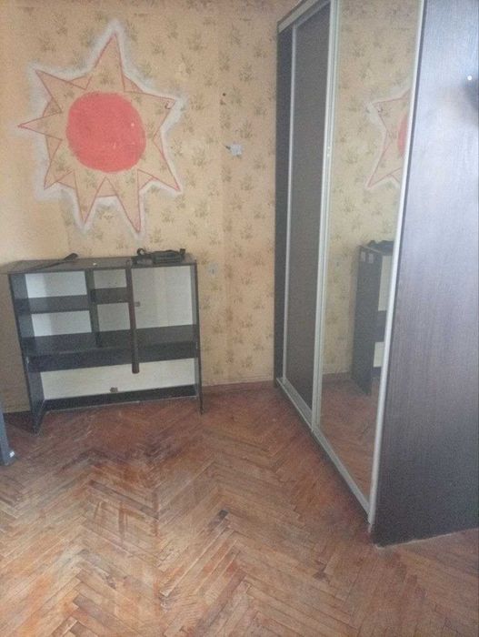 Сдам 2 кімнати в 3 кімнатной квартирі без хозяїв
