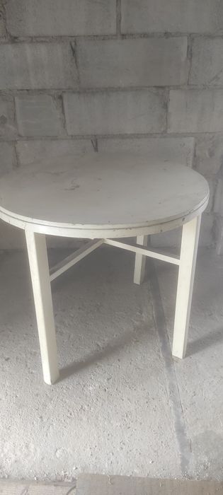 Stary stół kuchenny okrągły