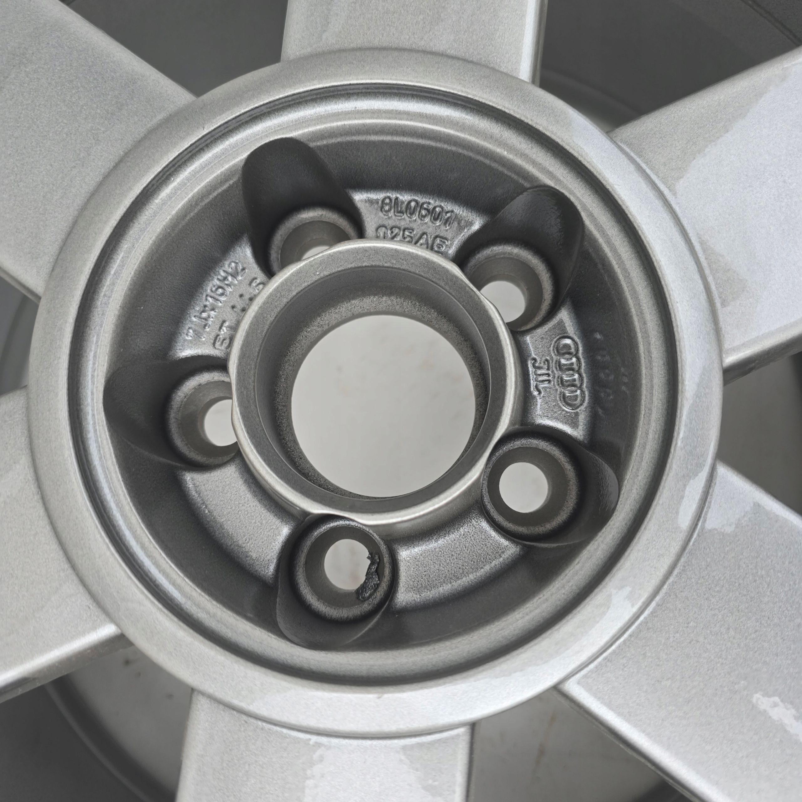 Audi A3 8L VW Golf iv 5X100 16'' 7.0J ET44.5 4X