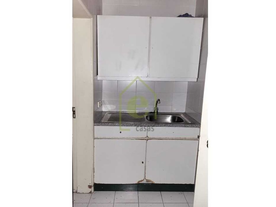 Ampla Loja na Póvoa de Santo Adrião