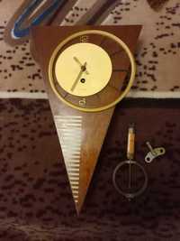 Часы с навесным маятником 60-х г.г.