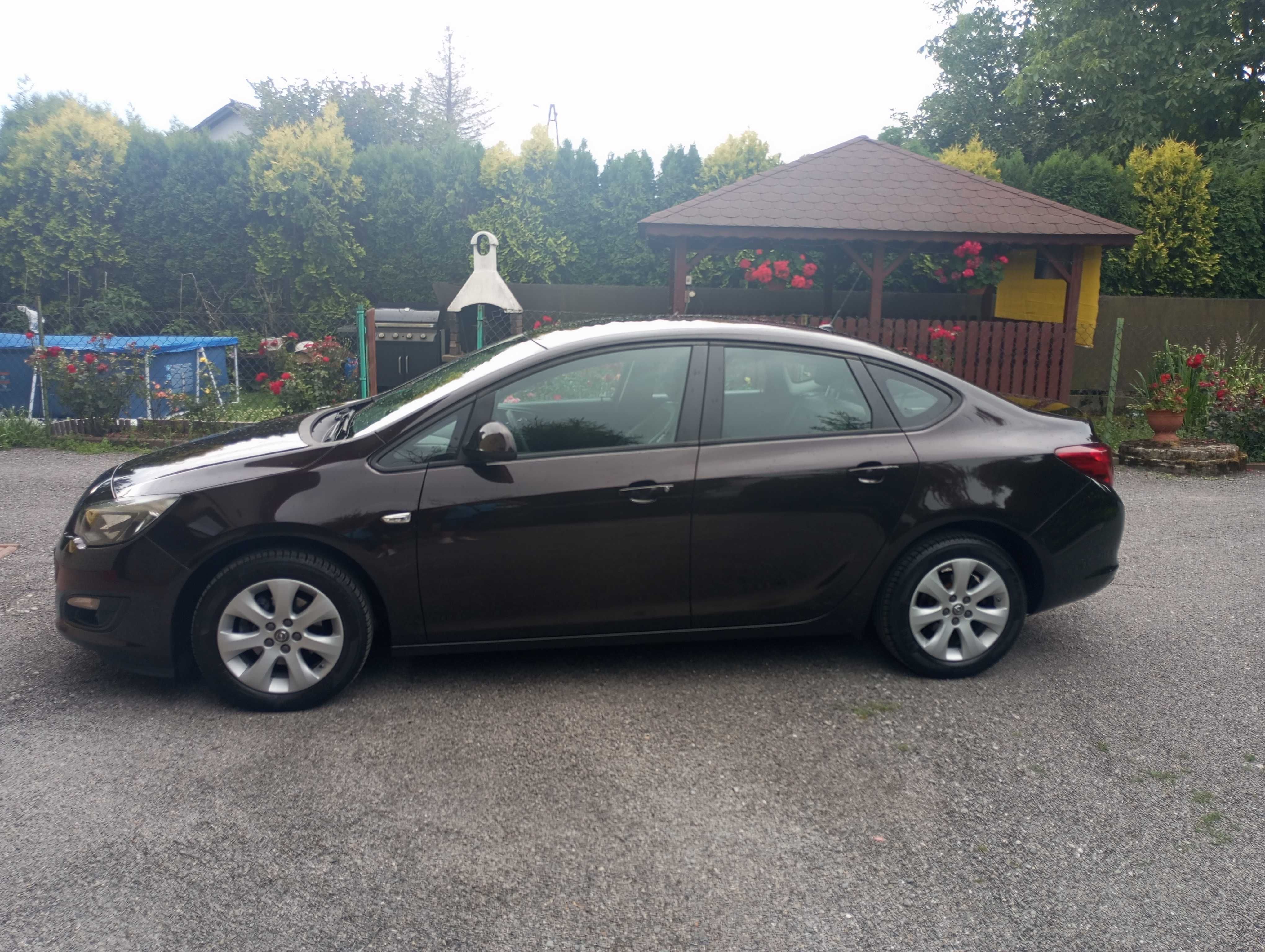 sprzedam opel astra 2016 benz.+lpg