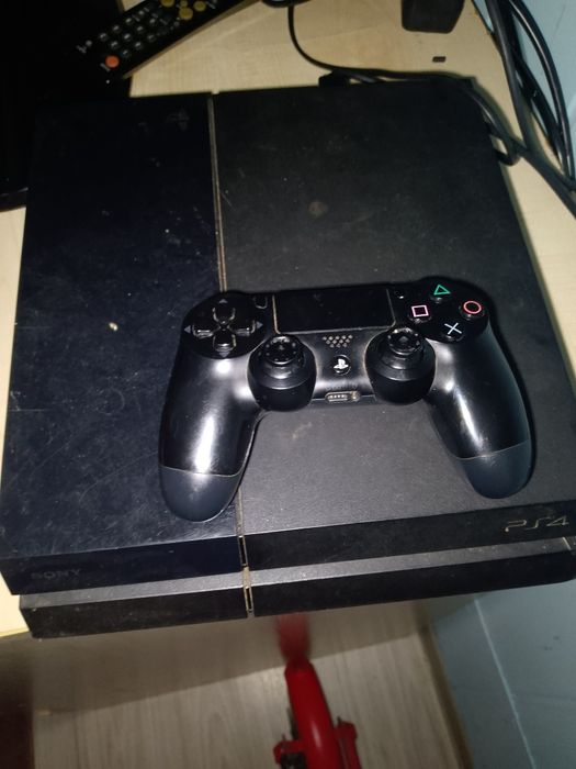 Wymienię ps4 (jeden pad I 3 płyty )