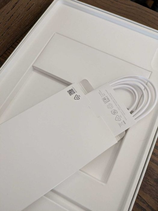 Samsung Tab S9 FE+ em caixa original com acessorios
