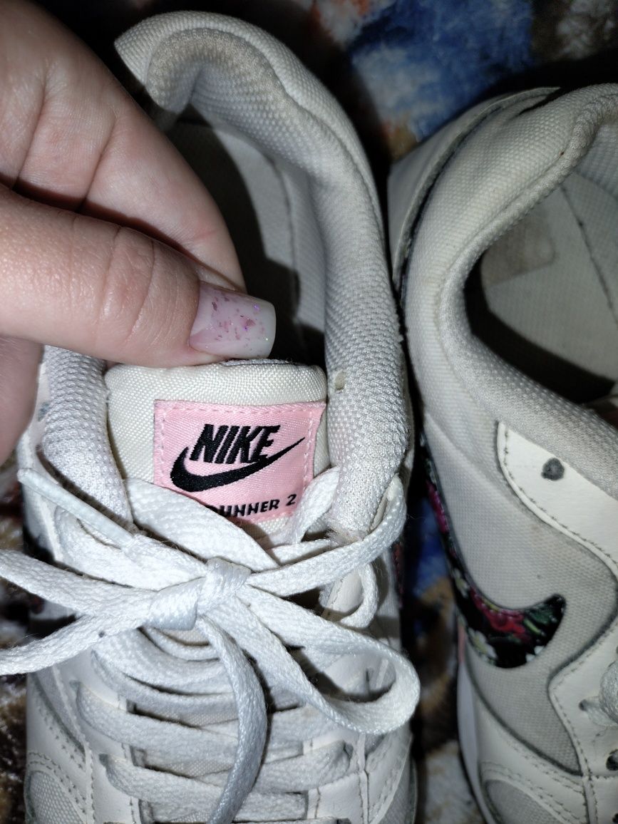Оригінальні кросівки Nike
