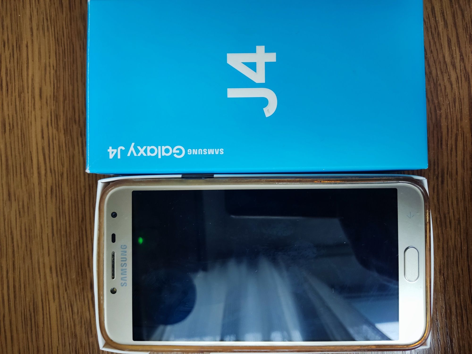 Телефон samsung J4