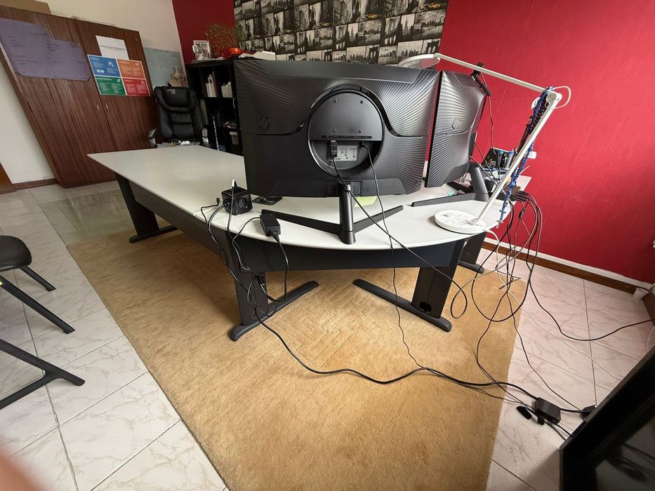 Secretaria em “L”