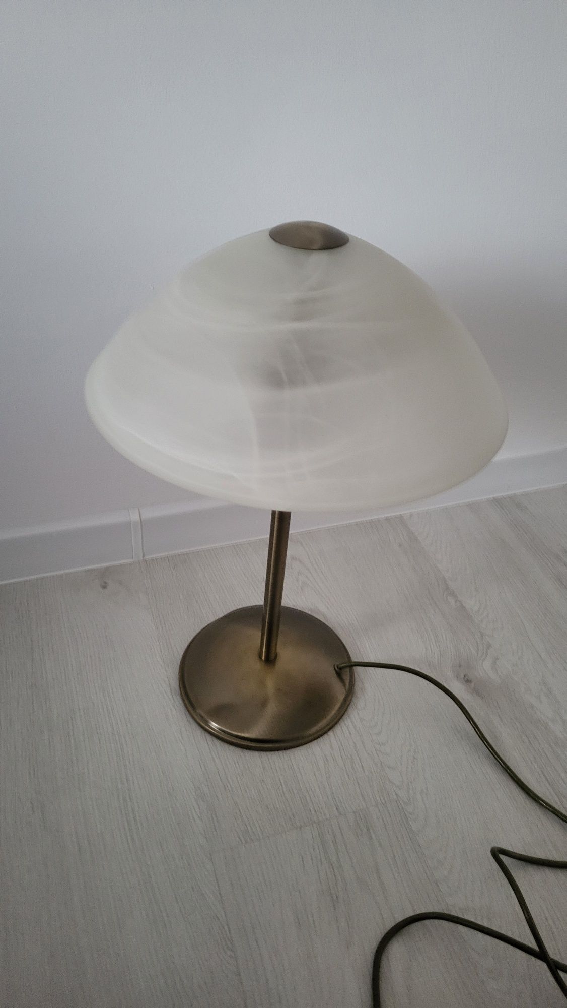 Lampka nocna metalowa szklana