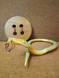 Деревянная кобра, пуговица-шнуровка