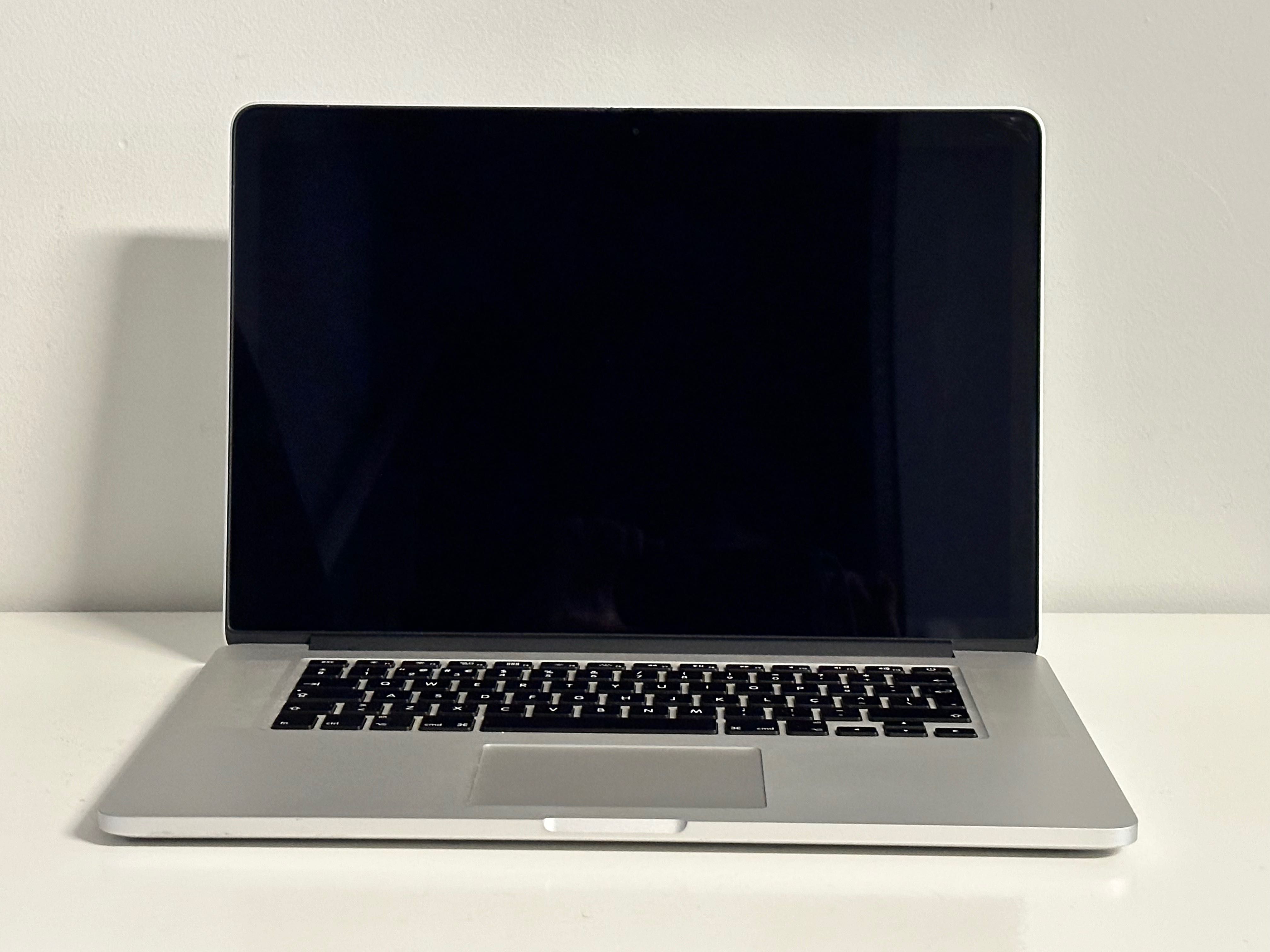 MacBook Pro 15" (meados de 2015)
