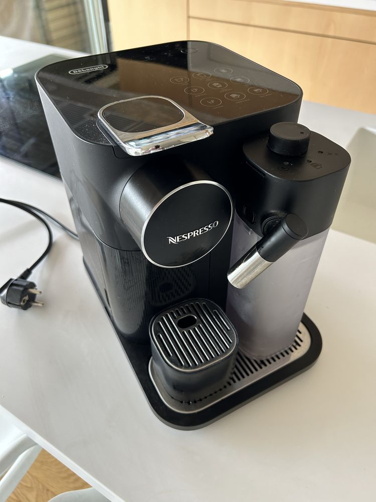 Nespresso delonghi gran latissima