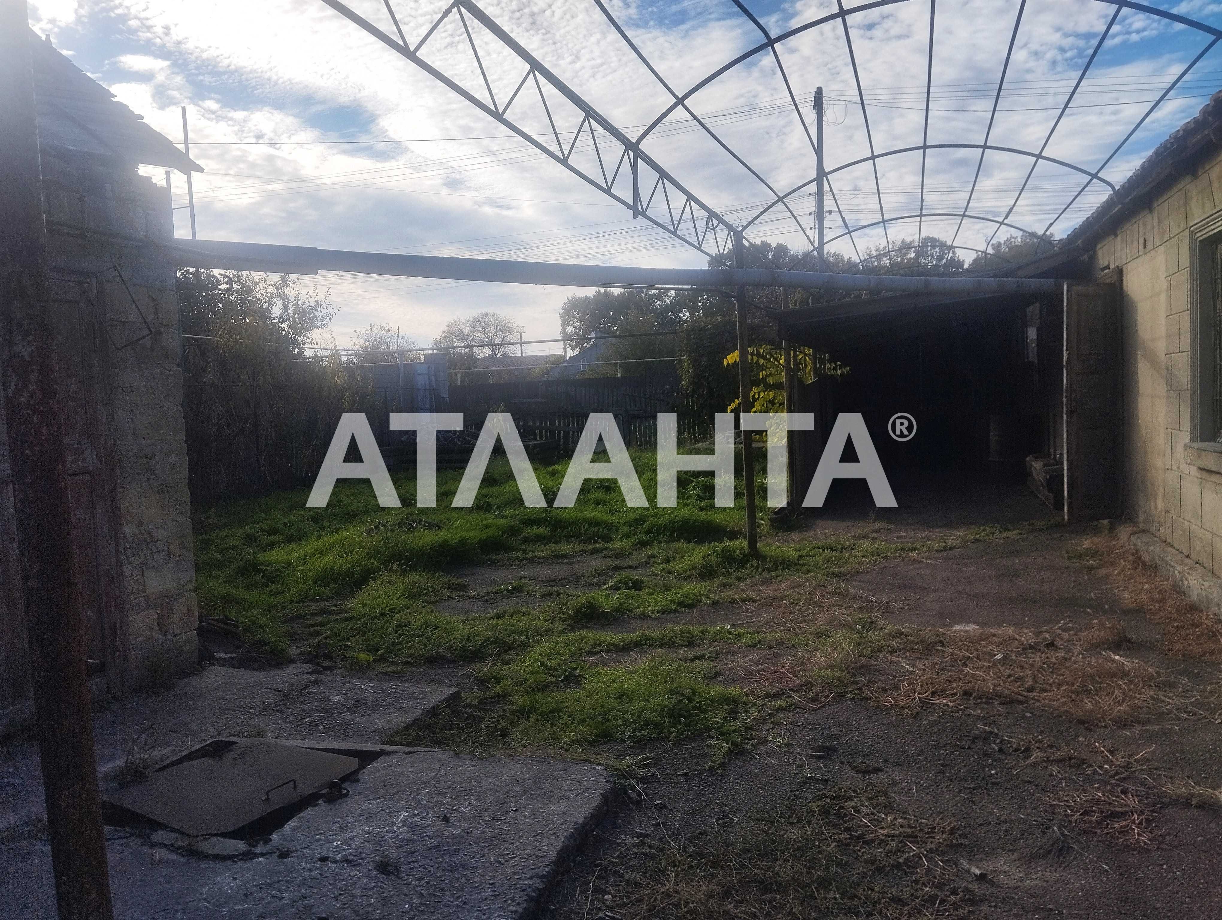 Часть дома с участком на Слободке