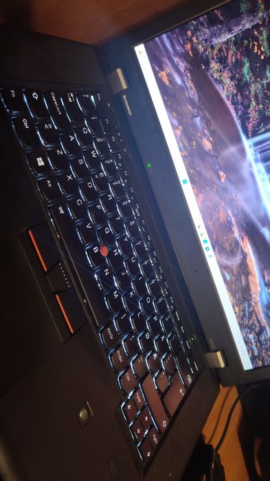 Laptop a bardzo dobrym stanie mega mocny