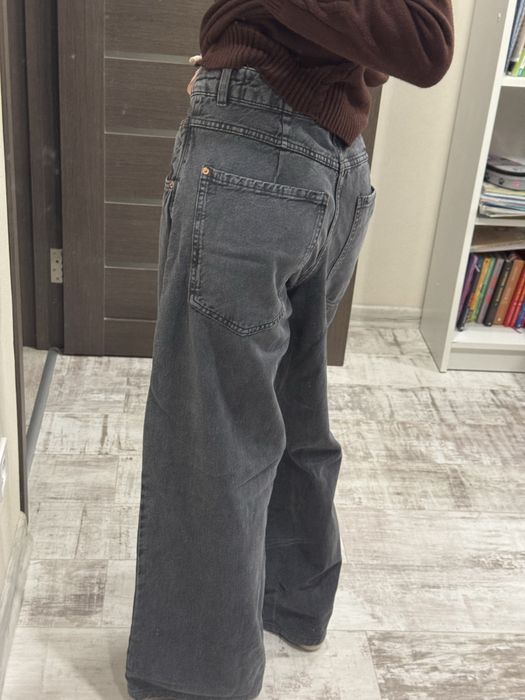 Джинси wide skate Bershka