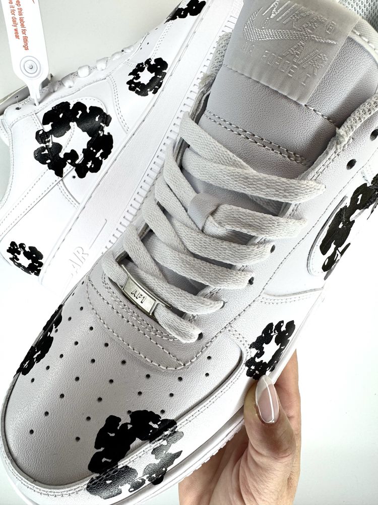 Кроссовки NIKE ( размеры - 39, 40, 41, 42, 45)