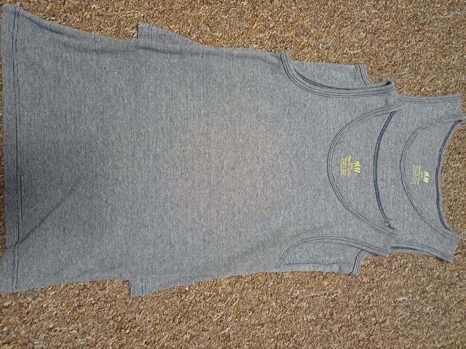 Podkoszulek na 122/128 cm - 2 sztuki